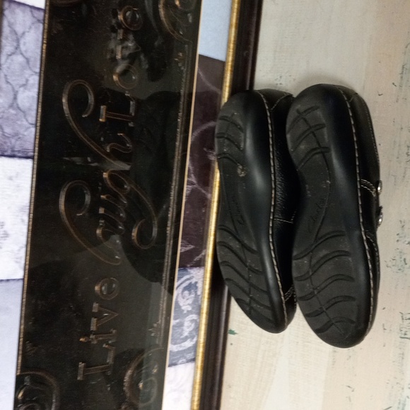 Clarks bendables Black, Leather, 2 Button Shoes - Picture 11 of 11